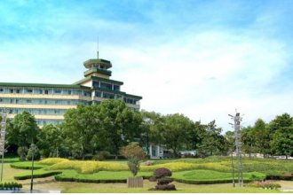 中遠職業(yè)學校選用美天垃圾桶